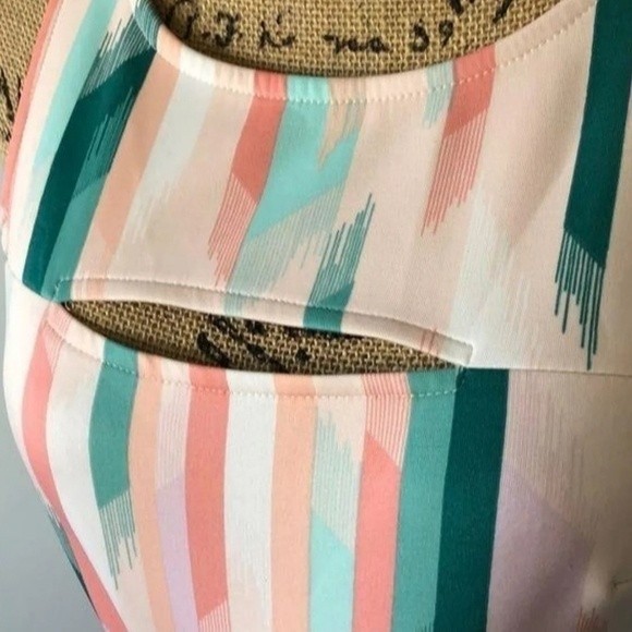 Decree Pink Geometric Skirt and Tank Top Set - Picture 11 of 13